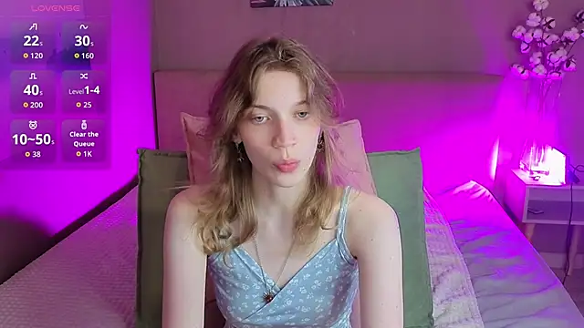 Snapshot of Emily_Cartex chatting on 27, 6, 2026 Emily Cartex online show from 27, 6, 2026