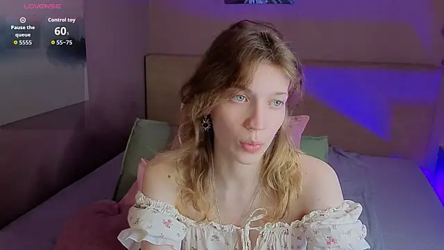 Snapshot of Emily_Cartex chatting on 9, 7, 2026 Emily Cartex online show from 9, 7, 2026