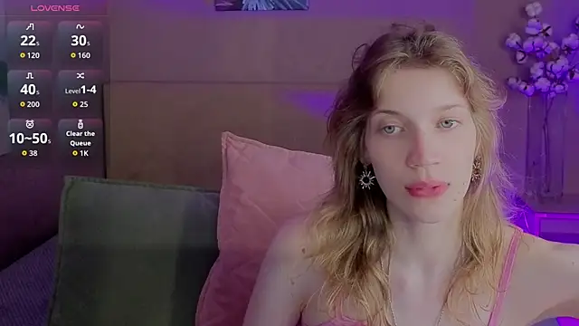 Snapshot of Emily_Cartex chatting on 19, 7, 2026 Emily Cartex online show from 19, 7, 2026