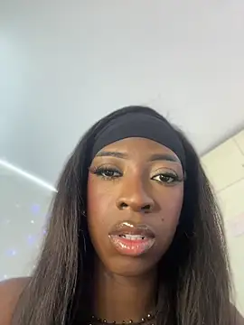 Snapshot of SpicySweetie chatting on 6, 5, 2026 SpicySweetie online show from 6, 5, 2026