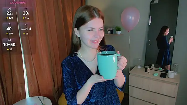 Snapshot of LeyaBloom chatting on 18, 5, 2026 LeyaBloom online show from 18, 5, 2026