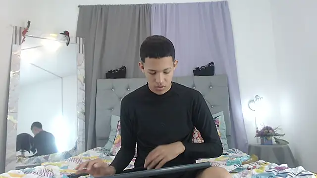 PhillipCox online show from 8, 6, 2026