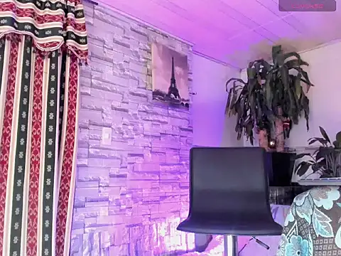 Snapshot of BeautyCatalella1 chatting on 4, 5, 2026 BeautyCatalella1 online show from 4, 5, 2026