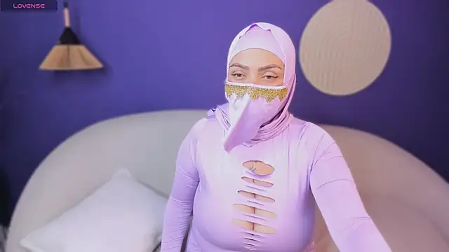 Alaya Lux online show from 24, 6, 2026