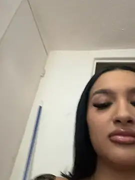 latinadollxo online show from 27, 4, 2026