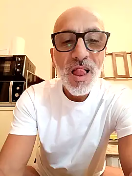Snapshot of circusmale chatting on 17, 5, 2026 circusmale online show from 17, 5, 2026