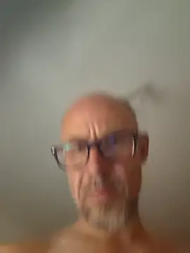 Snapshot of raphaelue chatting on 6, 6, 2026 raphaelue online show from 6, 6, 2026