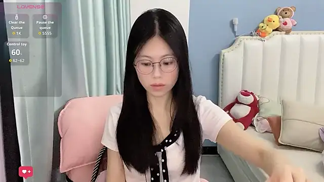 Snapshot of Luna-666 chatting on 9, 7, 2026 Luna-666 online show from 9, 7, 2026