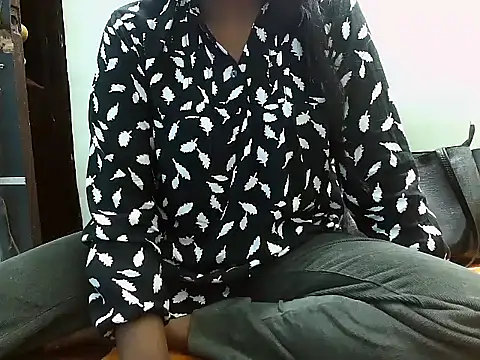 Snapshot of rehana_love chatting on 17, 5, 2026 rehana love online show from 17, 5, 2026