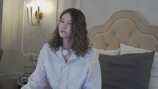 Aria Alves online show from 8, 6, 2026