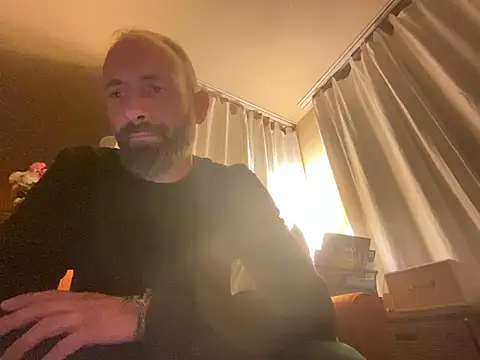 Snapshot of thefrenchi09 chatting on 8, 8, 2026 thefrenchi09 online show from 8, 8, 2026