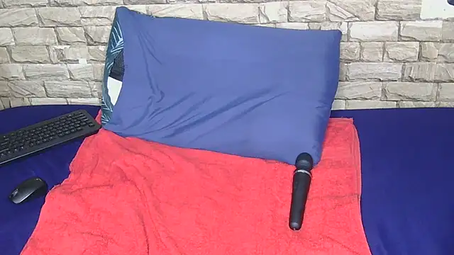 Snapshot of Sweethoneyglow chatting on 10, 5, 2026 Sweethoneyglow online show from 10, 5, 2026