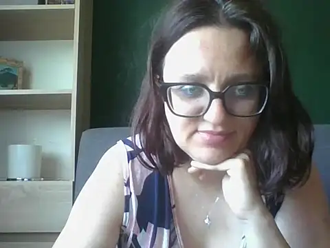 Snapshot of sensual_paris chatting on 22, 5, 2026 sensual paris online show from 22, 5, 2026