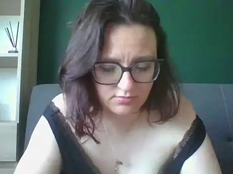 Snapshot of sensual_paris chatting on 26, 5, 2026 sensual paris online show from 26, 5, 2026
