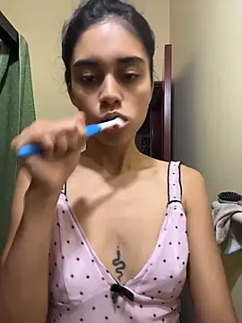 mia moonna online show from 27, 4, 2026