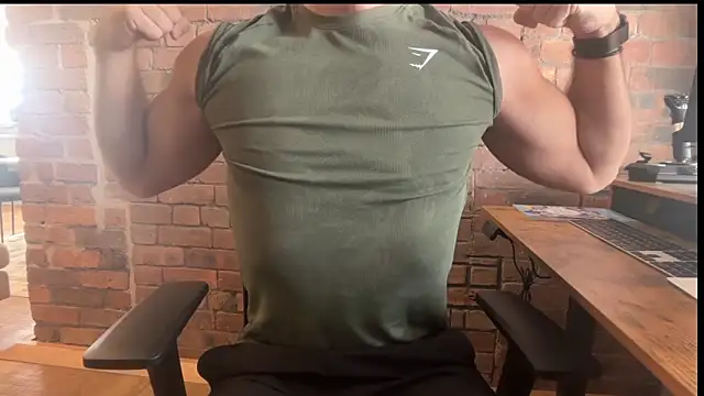 Snapshot of gymshrk chatting on 14, 6, 2026 gymshrk online show from 14, 6, 2026