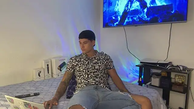 SexxxySquirterStev777 online show from 8, 5, 2026