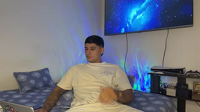 SexxxySquirterStev777 online show from 27, 5, 2026