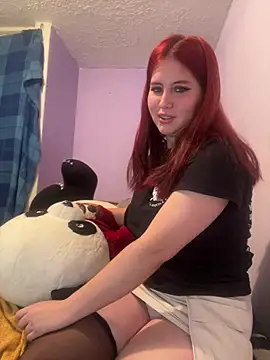 Snapshot of Caro_redd chatting on 19, 5, 2026 Caro redd online show from 19, 5, 2026