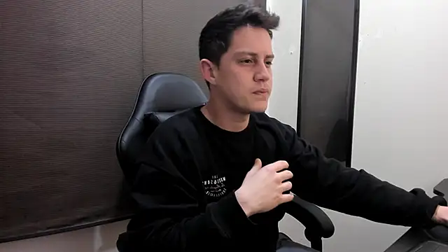 Snapshot of KendricTorres chatting on 1, 7, 2026 KendricTorres online show from 1, 7, 2026