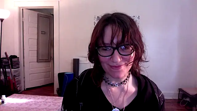 AnnywnBelle online show from 28, 4, 2026