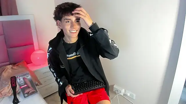 Snapshot of christopher_robin4 chatting on 10, 6, 2026 christopher robin4 online show from 10, 6, 2026