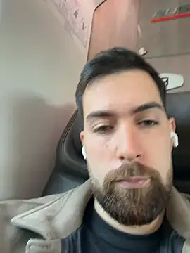 italianboy9298 online show from 29, 4, 2026