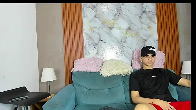 Snapshot of LOVE_GUYS1 chatting on 23, 6, 2026 LOVE GUYS1 online show from 23, 6, 2026