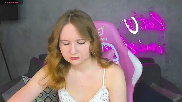 Emmaa Kimm online show from 18, 6, 2026