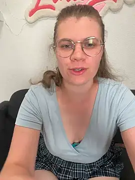 Snapshot of Lina-Love chatting on 25, 6, 2026 Lina-Love online show from 25, 6, 2026