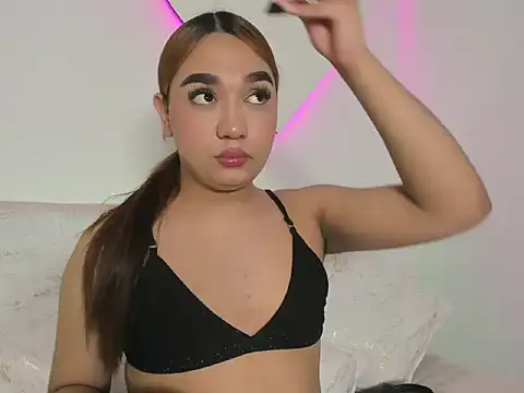 LiaCampbell  online show from 18, 5, 2026