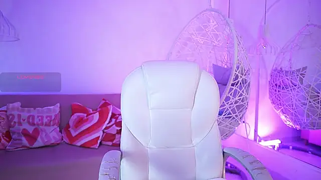 Snapshot of VioletJoness_ chatting on 26, 6, 2026 VioletJoness online show from 26, 6, 2026