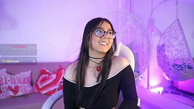 Snapshot of VioletJoness_ chatting on 29, 6, 2026 VioletJoness online show from 29, 6, 2026