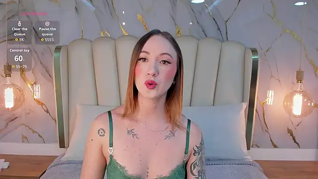 Snapshot of Hannah_Lane chatting on 25, 7, 2026 Hannah Lane online show from 25, 7, 2026
