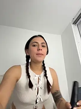 EmilyCxx online show from 13, 6, 2026