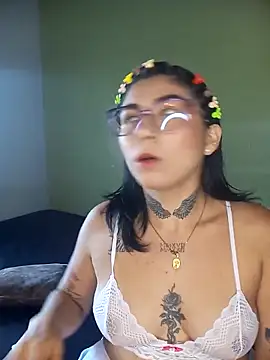 Snapshot of PequenaNena chatting on 30, 4, 2026 PequenaNena online show from 30, 4, 2026