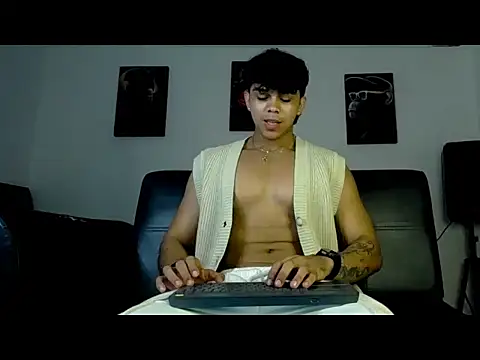 Snapshot of noahprada chatting on 6, 5, 2026 noahprada online show from 6, 5, 2026