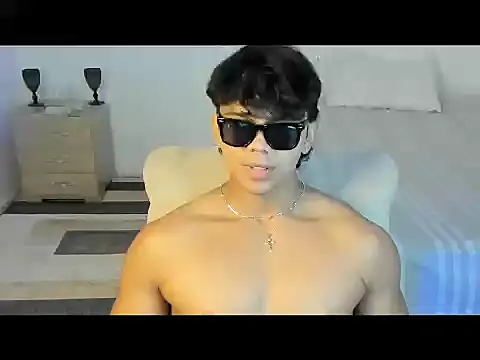 Snapshot of noahprada chatting on 22, 5, 2026 noahprada online show from 22, 5, 2026