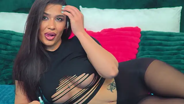 Snapshot of MyaMuuse chatting on 3, 6, 2026 MyaMuuse online show from 3, 6, 2026