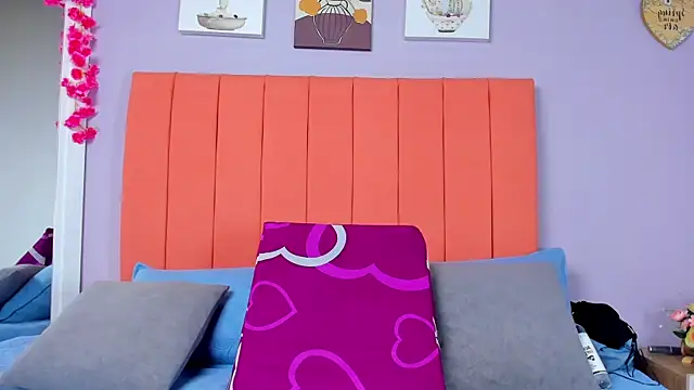 roxanneowens online show from 30, 4, 2026