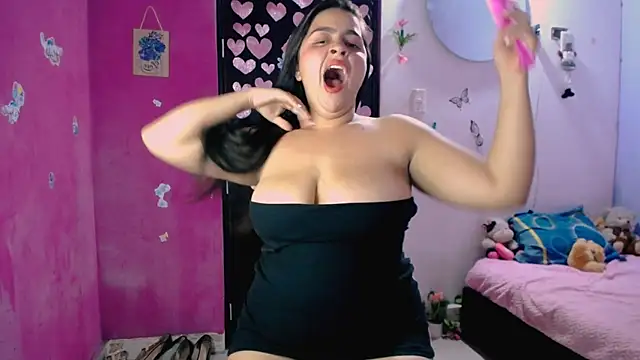 Snapshot of Kiara_tits chatting on 4, 6, 2026 Kiara tits online show from 4, 6, 2026