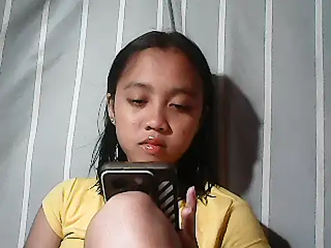 Snapshot of Yours_AsianPinayGirl18 chatting on 5, 6, 2026 Yours AsianPinayGirl18 online show from 5, 6, 2026