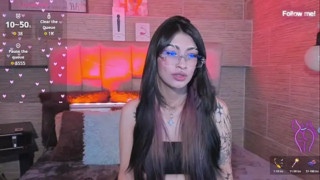 mia smoke  online show from 14, 7, 2026