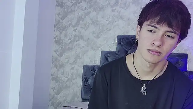 Liam Grayson  online show from 30, 4, 2026