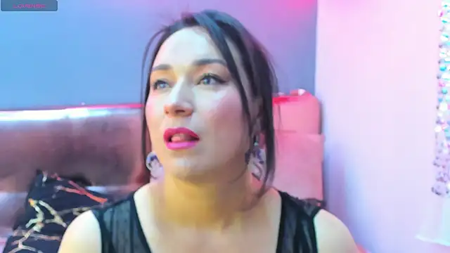 Elizabeth bennett online show from 4, 6, 2026