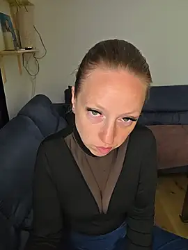 Snapshot of SweetGermanAlina chatting on 20, 5, 2026 SweetGermanAlina online show from 20, 5, 2026