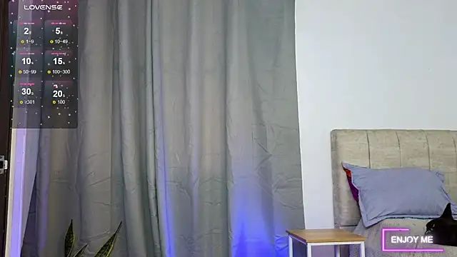 megangil  online show from 7, 6, 2026
