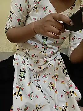 Snapshot of Seema_yadav01 chatting on 7, 7, 2026 Seema yadav01 online show from 7, 7, 2026