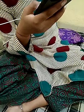 Snapshot of Seema_yadav01 chatting on 13, 7, 2026 Seema yadav01 online show from 13, 7, 2026