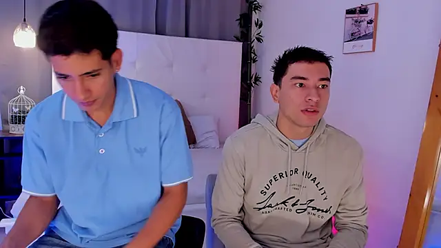 Snapshot of Alejo-and-Thiago chatting on 4, 6, 2026 Alejo-and-Thiago online show from 4, 6, 2026